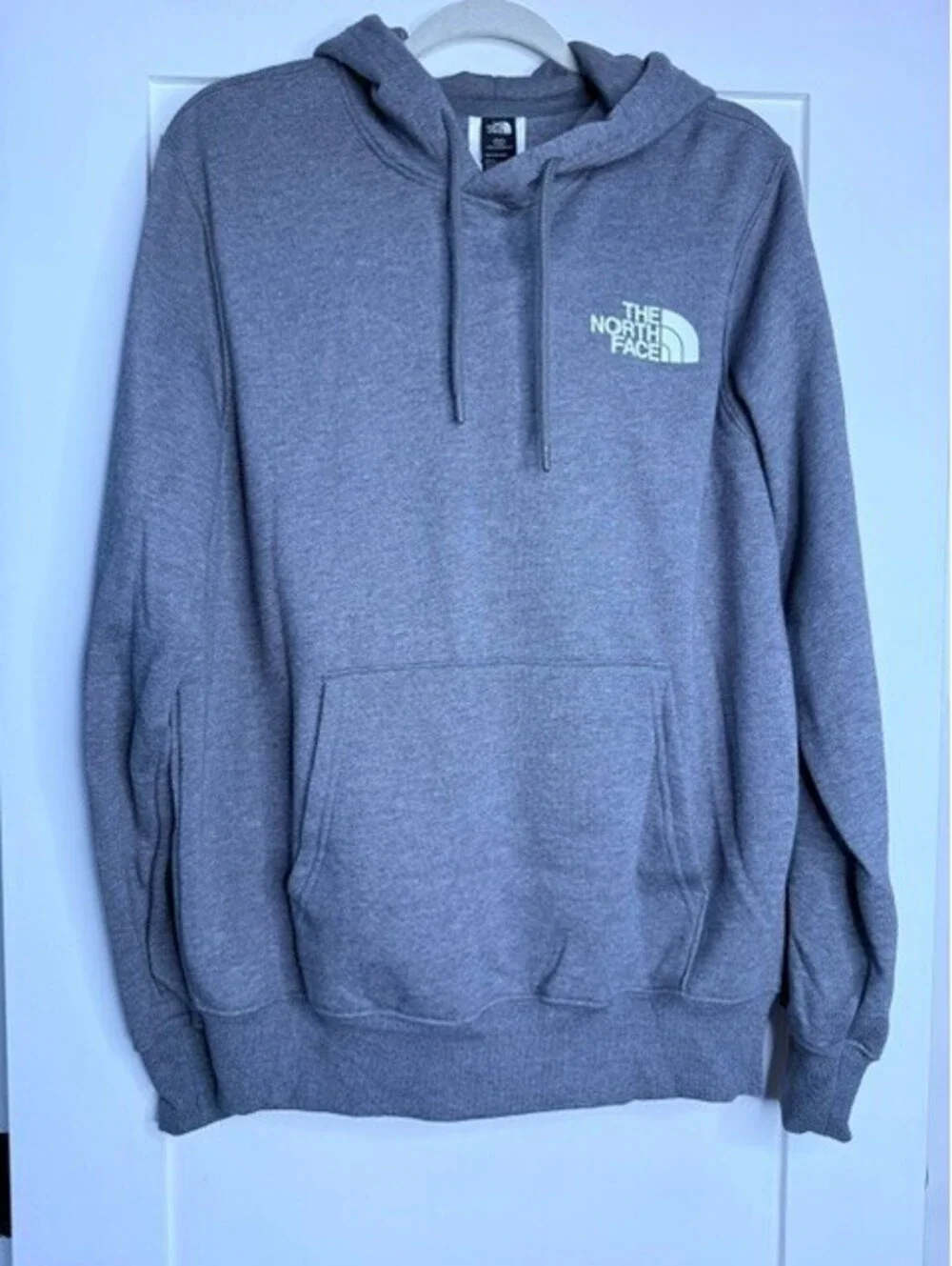 The North Face Men's Hoodie Gray Pullover Sweatshirt Logo Kangaroo Pocket Size M